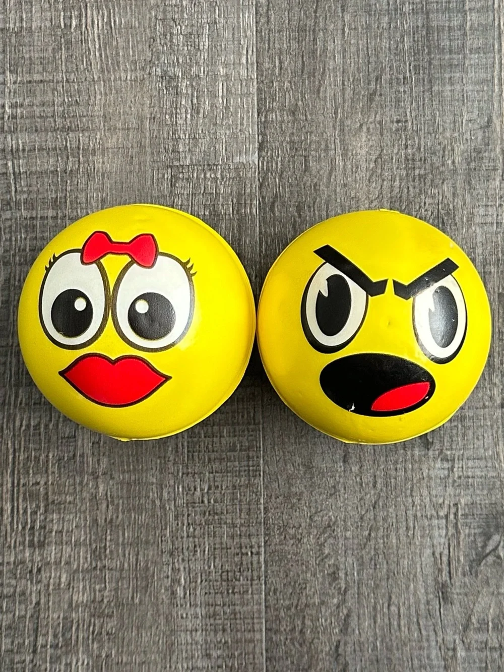 💞 Set of 2 Yellow Funny Face Emoji Toy Balls